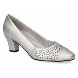 Easy Street Alive @5 NEVA Silver Metallic Cap Toe Lazer Cut 2.5" Pumps NWT 8M